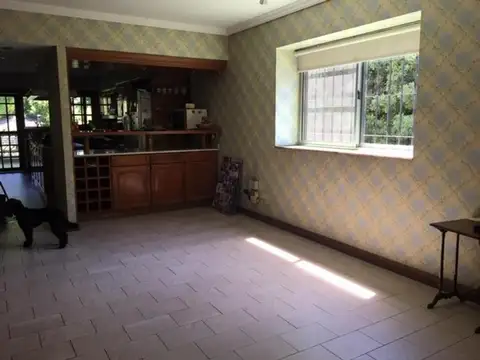 VENTA DE CHALET 5 AMB.DE CATEGORIA SOBRE LOTE DE 20X41