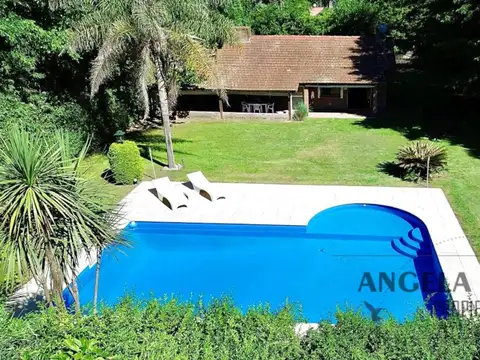 Hermosa Casa quinta en Barrio Parque El Remanso.