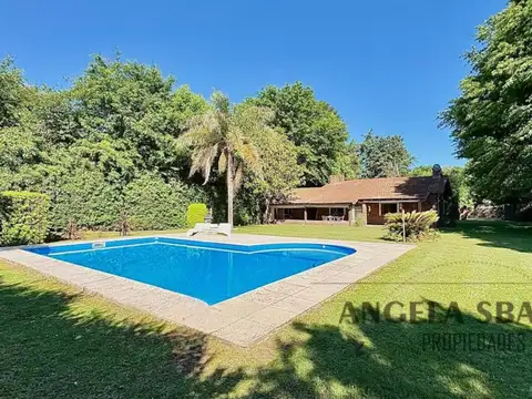 Hermosa Casa quinta en Barrio Parque El Remanso.