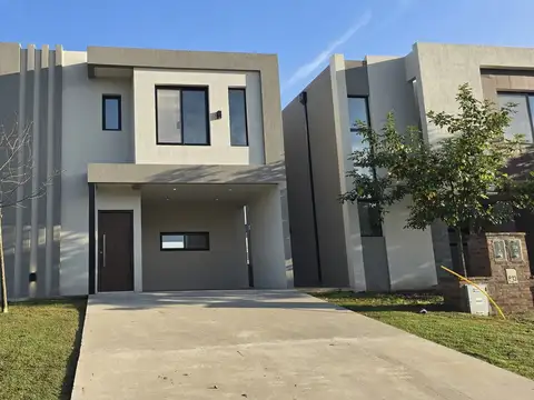 Casa en Alquiler de 3 dormitorios