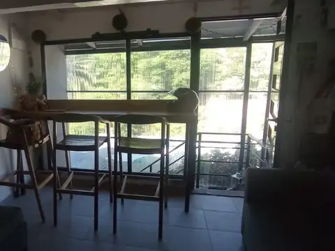 P.H. al MEDIO en planta  baja y planta Alta, sin Expensas!