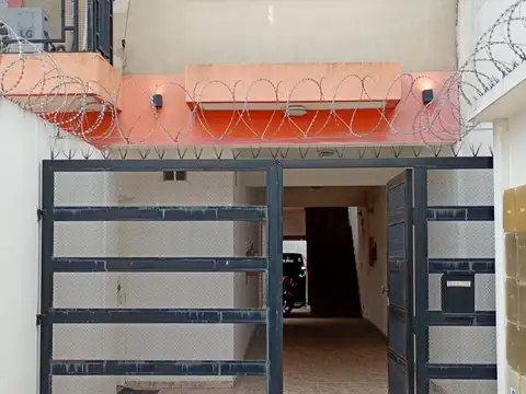 Depto Tipo Casa en Alquiler de 2 ambientes