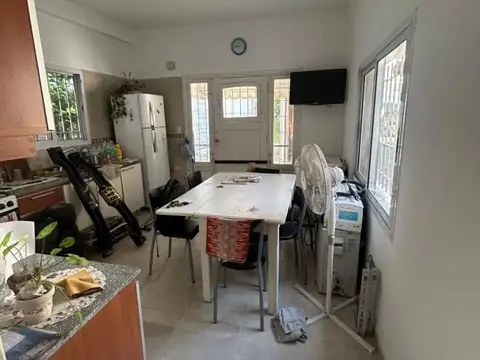 Depto Tipo Casa 4 ambientes con 2 baños