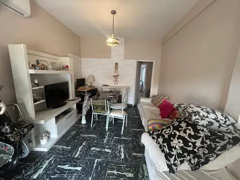 Depto Tipo Casa en Alquiler de 4 ambientes