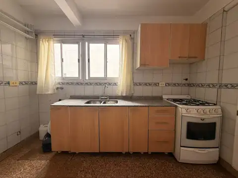 Blanco Encalada 5000, Piso 6