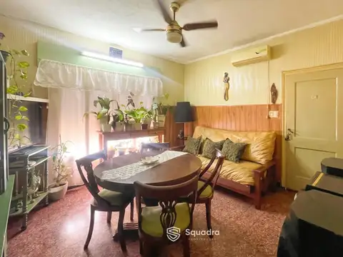 VENTA - Casa 3 dormitorios, cochera y gran patio -  Villa Gobernador Gálvez. APTO CRÉDITO.