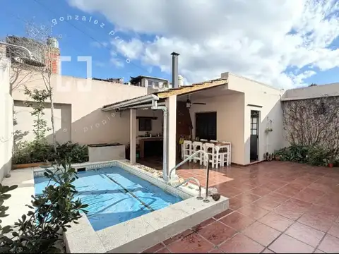 VENTA CASA 4 AMBIENTES CON PILETA PARRILLA RECICLADA - OPORTUNIDAD