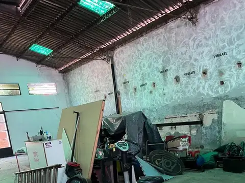 VENTA LOTE CASA CON LOCAL EN LA PLATA