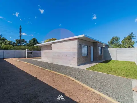 ALQUILER-casa 3 dorm-parrillero-LOMAS DE SOLYMAR