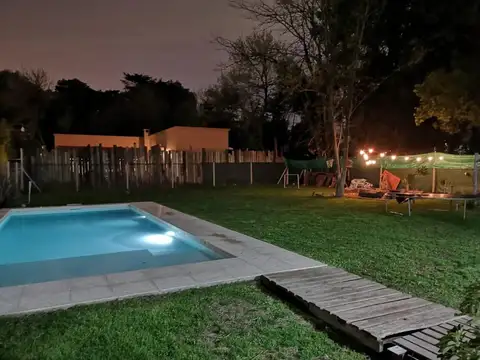 Casa 5 ambientes con 4 baños