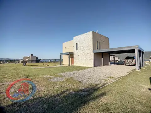 CASA EN PUERTO DEL AGUILA POTRERO DE GARAY