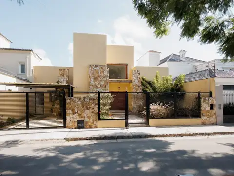 Barrio Grand Bourg. Puerto Yapeyú 100