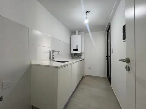 Hermoso departamento dos dormitorios con vista al rio en barrio Martin
