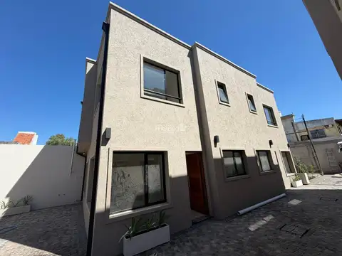 Venta de duplex a estrenar con espacio guardacoches en Muñiz