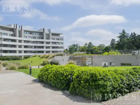 Departamento de tres ambientes en venta en Condominio Civis