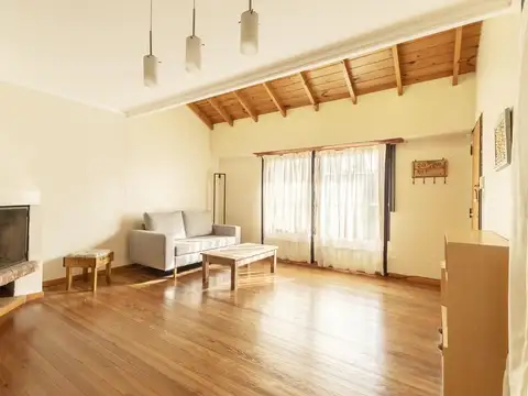 DEL VALLE IBERLUCEA  4900