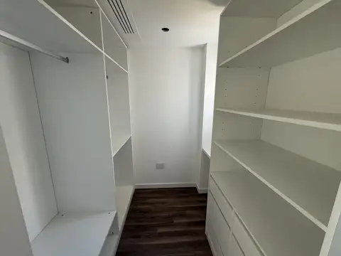 PISO - DEPARTAMENTO PREMIUM DE 3 DORM - COCHERA EN PLAZA AZCUÉNAGA-AV. 19 e/ 44 y 45 - La Plata