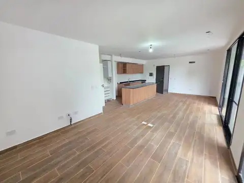 Departamento en Alquiler con 1 cochera