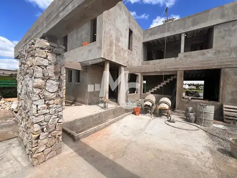 Casa 5 ambientes con 5 baños