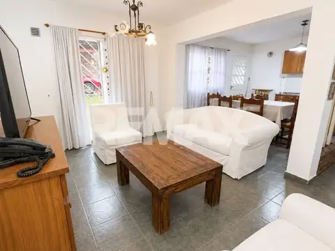 Casa 5 ambientes con 1 baño