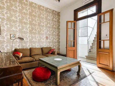 Depto Tipo Casa 6 ambientes con 2 baños