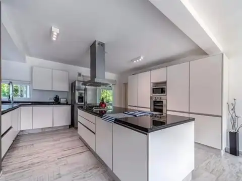 Casa en Venta en Barrio Golf 2, USD 350.000