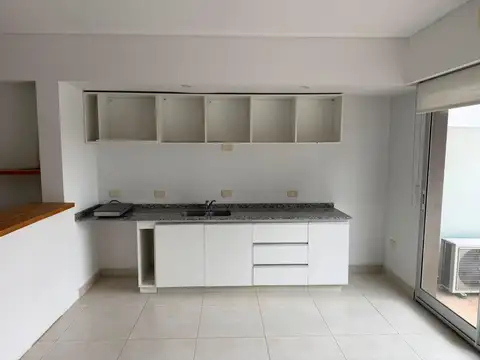 Oficina en Alquiler en Vicente López Vías / Maipú, USD 850