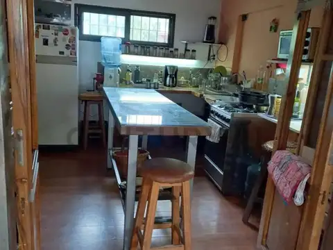 Casa en Venta con 3 cocheras