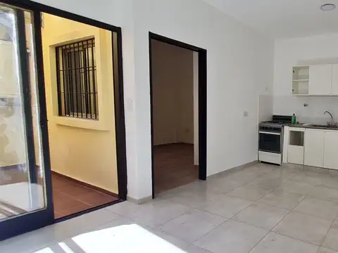 Depto Tipo Casa en Alquiler en Caseros, $ 430.000