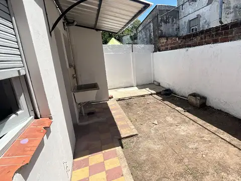 Depto. Tipo/Casa de 3 amb con patios,