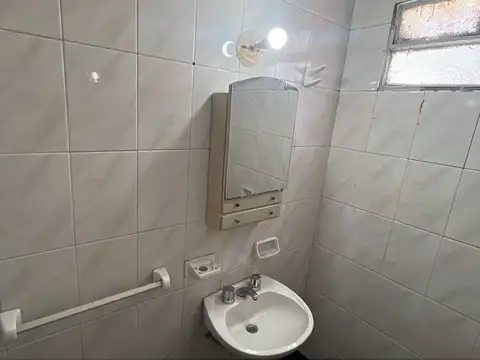 Depto. Tipo/Casa de 3 amb con patios,