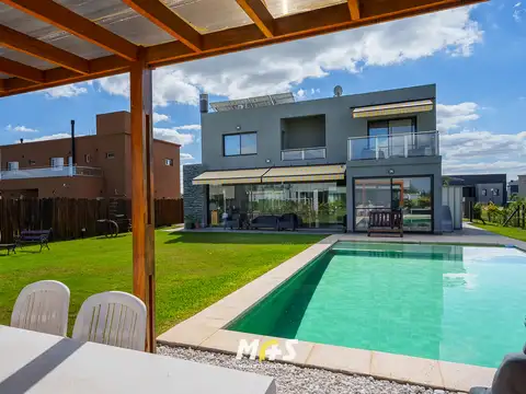 Exclusiva Residencia de Estilo Minimalista 6 amb. 5 baños - Manuel Belgrano, Maschwitz.