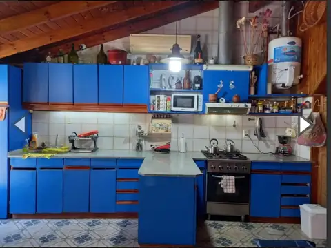 Casa 4 ambientes con 2 baños