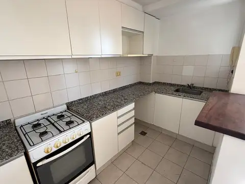 Departamento en Alquiler en Luis Agote, $ 570.000