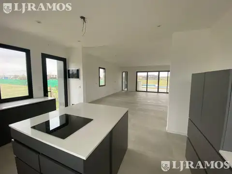 Casa en Venta en El Naudir, USD 270.000