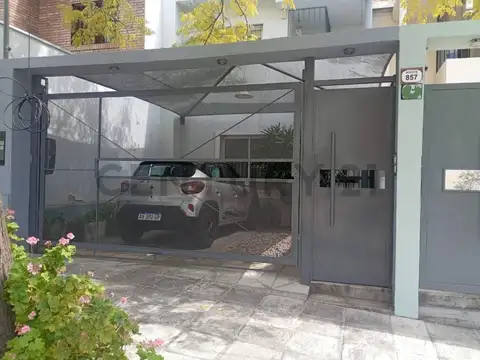 Dúplex en Sexta sección en venta