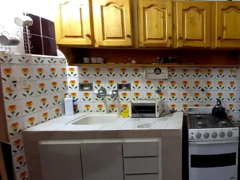 Solida casa de 4 amb en esquina + depto de 2 amb a la venta, en calle 81 y 4 de Mar del tuyu