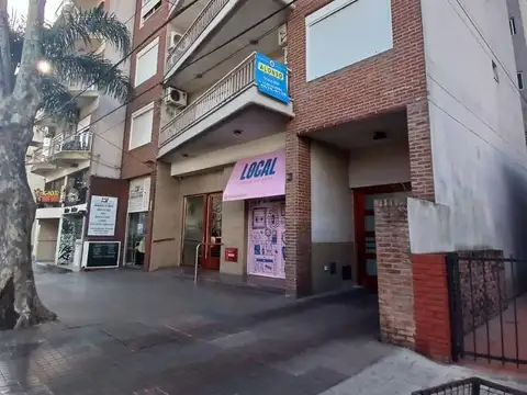 Departamento 3 ambientes al frente con doble cochera