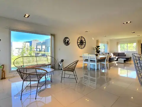 Casa en Venta de 4 dormitorios