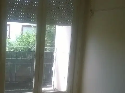 Deptos de 2 amb. en excelente ubicación.