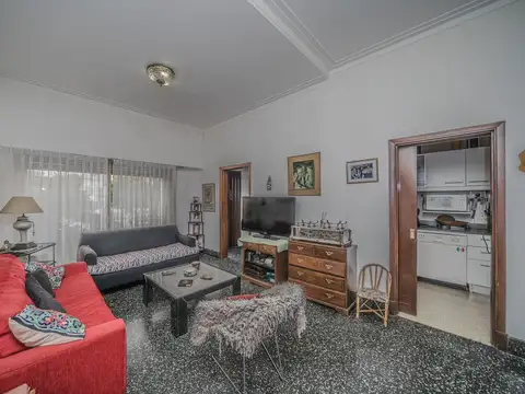 VENTA CASA VILLA BALLESTER SOBRE LOTE 590M2 PILETA