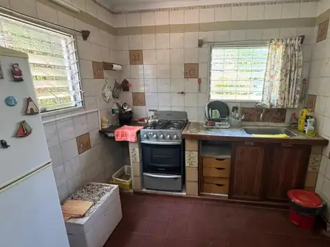 Casa 3 ambientes con 1 baño