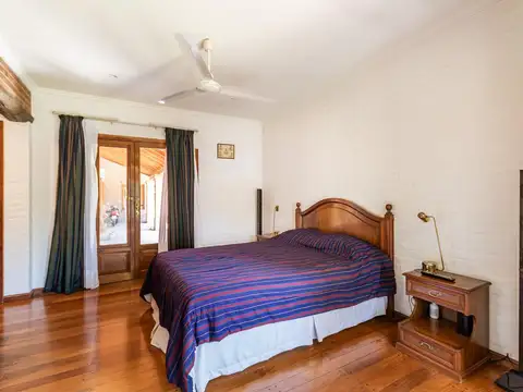 Casa 6 ambientes con 5 baños