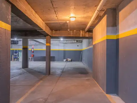 Oficina en Alquiler con 1 cochera