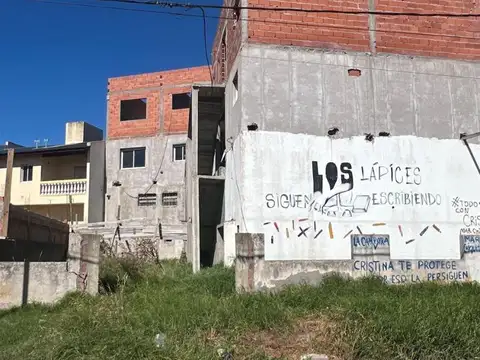 VENTA X REMATE -  En construcción 1º y 2º piso, 6 Unidades