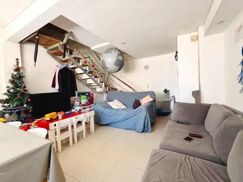 Depto Tipo Casa 2 ambientes con 1 baño