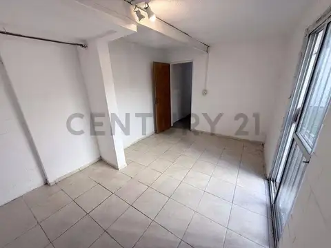 Leandro N. Alem 1900 , Piso 0