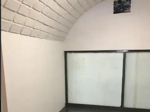 Oficina 5 ambientes con 1 baño