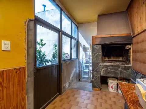 VENTA casa de tres dormitorios Barrio Noroeste. Apta crédito