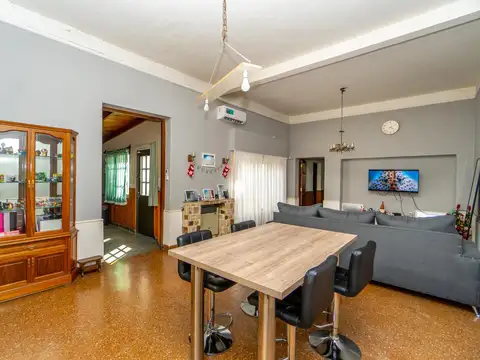 VENTA casa de tres dormitorios Barrio Noroeste. Apta crédito